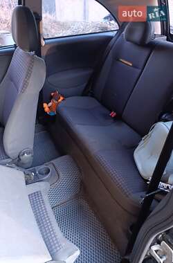 Хэтчбек Opel Corsa 2002 в 