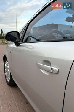 Хэтчбек Opel Corsa 2009 в 