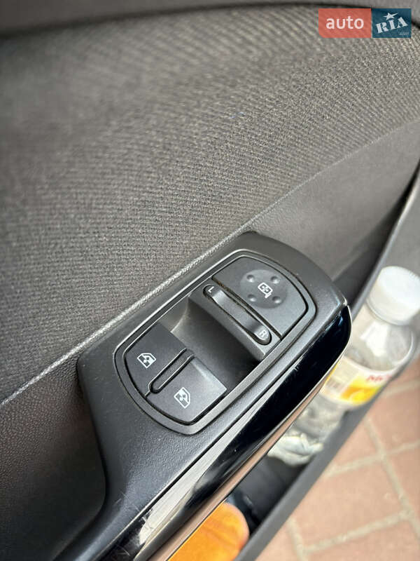 Хэтчбек Opel Corsa 2009 в Полтаве