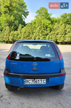 Хэтчбек Opel Corsa 2002 в 