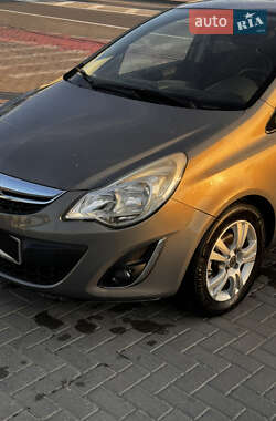 Хетчбек Opel Corsa 2011 в Івано-Франківську
