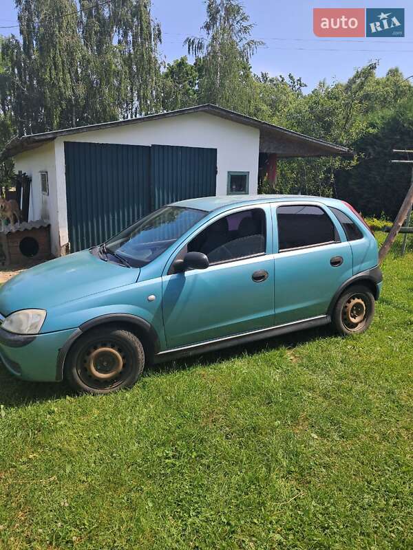 Хэтчбек Opel Corsa 2003 в 