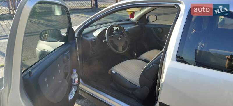 Хэтчбек Opel Corsa 2002 в Одессе