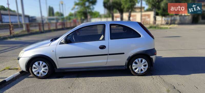 Хэтчбек Opel Corsa 2002 в Одессе