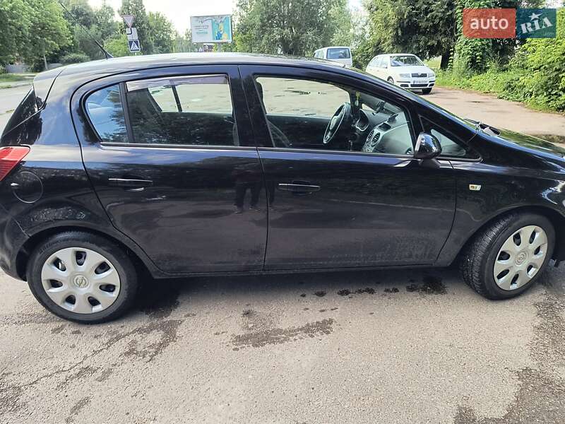 Хэтчбек Opel Corsa 2009 в Чернигове