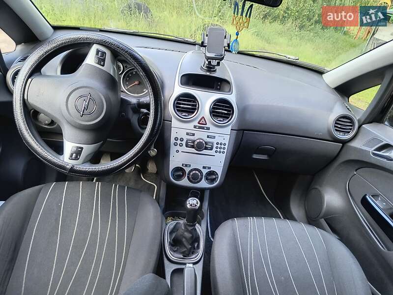 Хэтчбек Opel Corsa 2009 в Чернигове