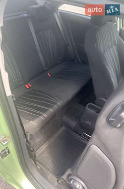 Хэтчбек Opel Corsa 2010 в 