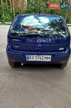 Хэтчбек Opel Corsa 2006 в 