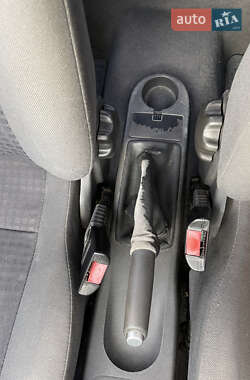 Хэтчбек Opel Corsa 2003 в 