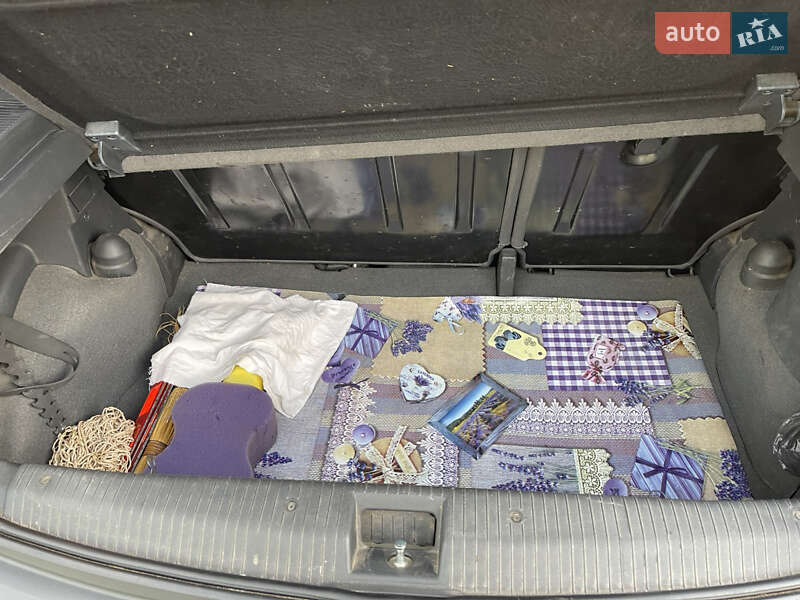 Хэтчбек Opel Corsa 2003 в Броварах