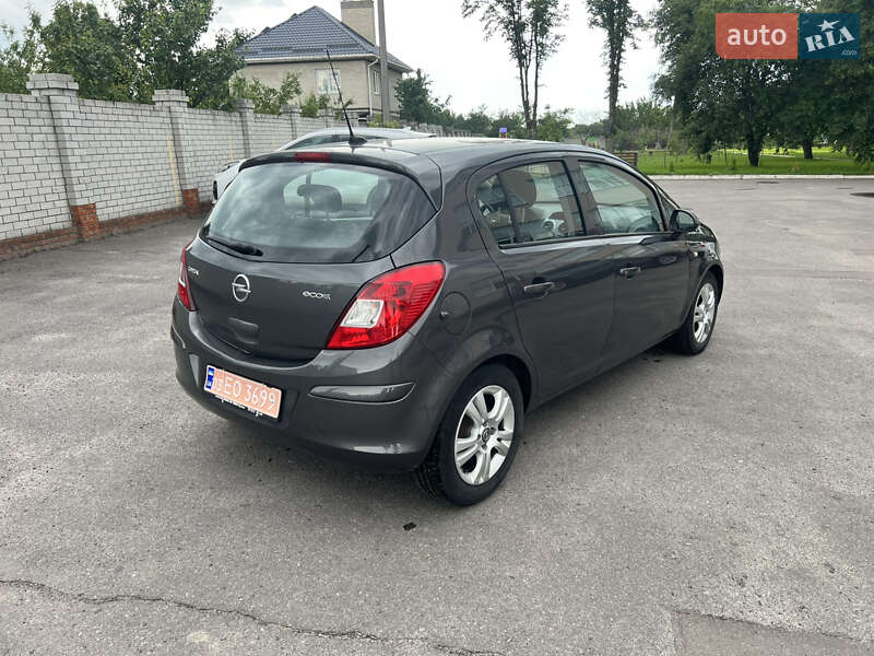 Хэтчбек Opel Corsa 2013 в Сумах