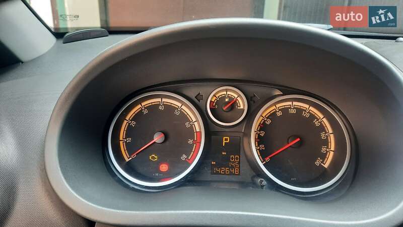 Хэтчбек Opel Corsa 2012 в Чернигове