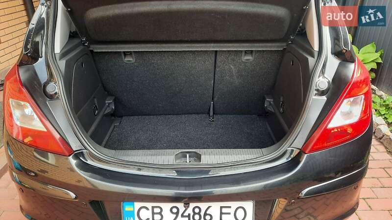 Хэтчбек Opel Corsa 2012 в Чернигове