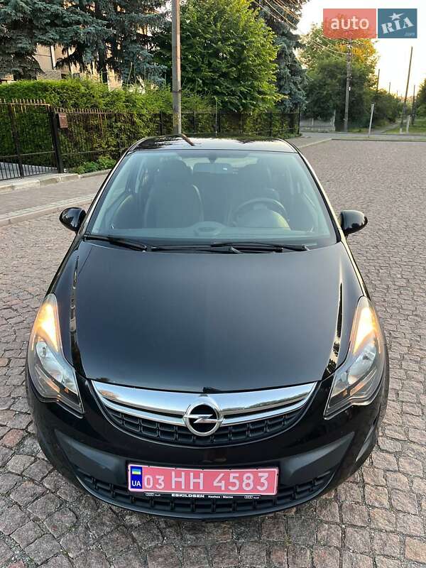 Хэтчбек Opel Corsa 2014 в 
