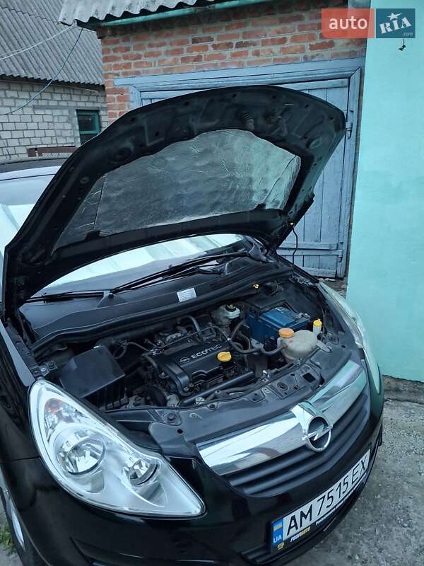 Хэтчбек Opel Corsa 2009 в Коростене