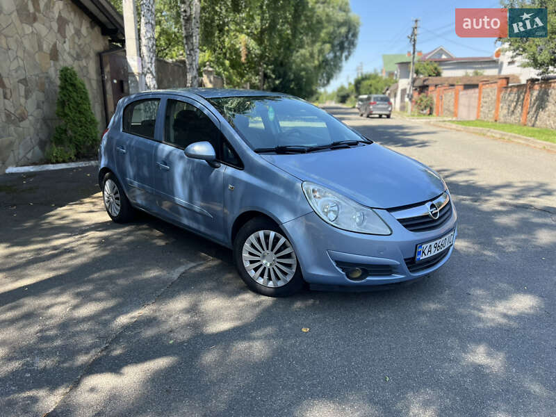 Хэтчбек Opel Corsa 2007 в Киеве