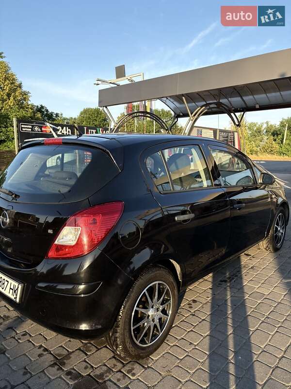 Хетчбек Opel Corsa 2009 в Івано-Франківську