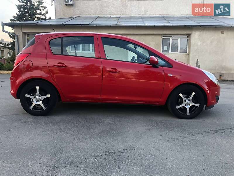 Хэтчбек Opel Corsa 2008 в Ивано-Франковске