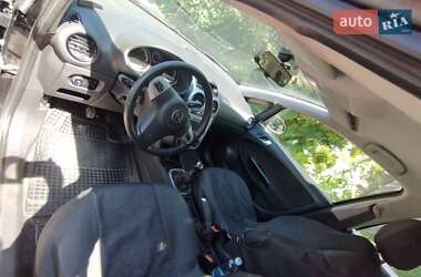 Хэтчбек Opel Corsa 2011 в 
