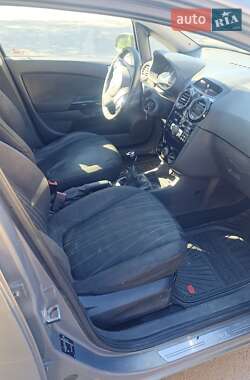 Хэтчбек Opel Corsa 2011 в 