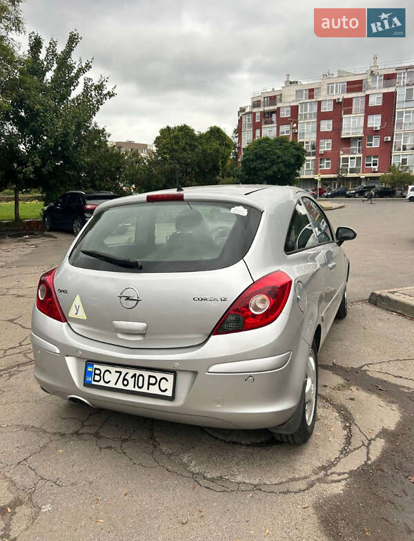 Хэтчбек Opel Corsa 2006 в Львове