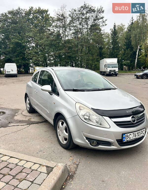Хэтчбек Opel Corsa 2006 в Львове