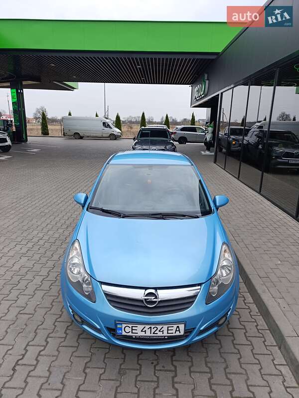 Хэтчбек Opel Corsa 2010 в Черновцах