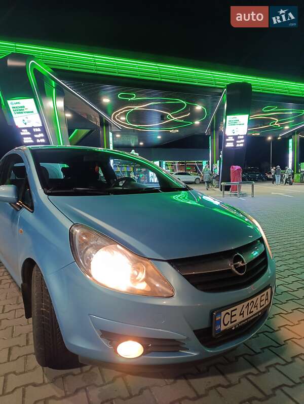 Хэтчбек Opel Corsa 2010 в Черновцах
