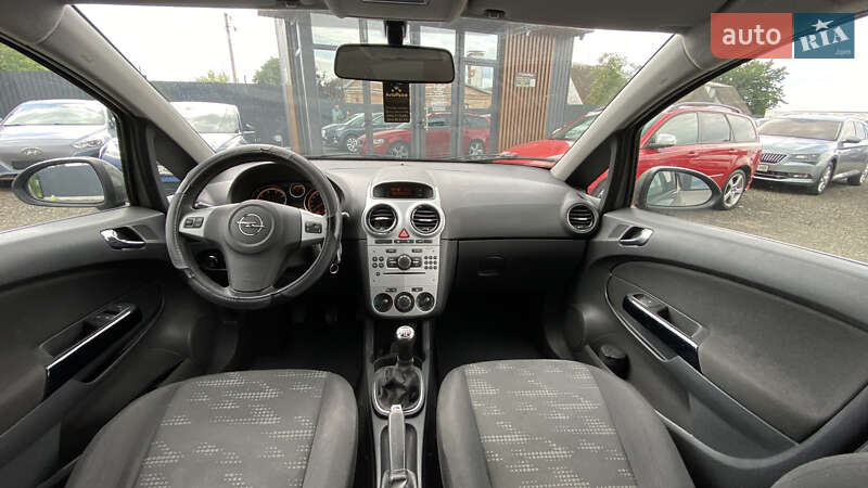 Хэтчбек Opel Corsa 2011 в Луцке