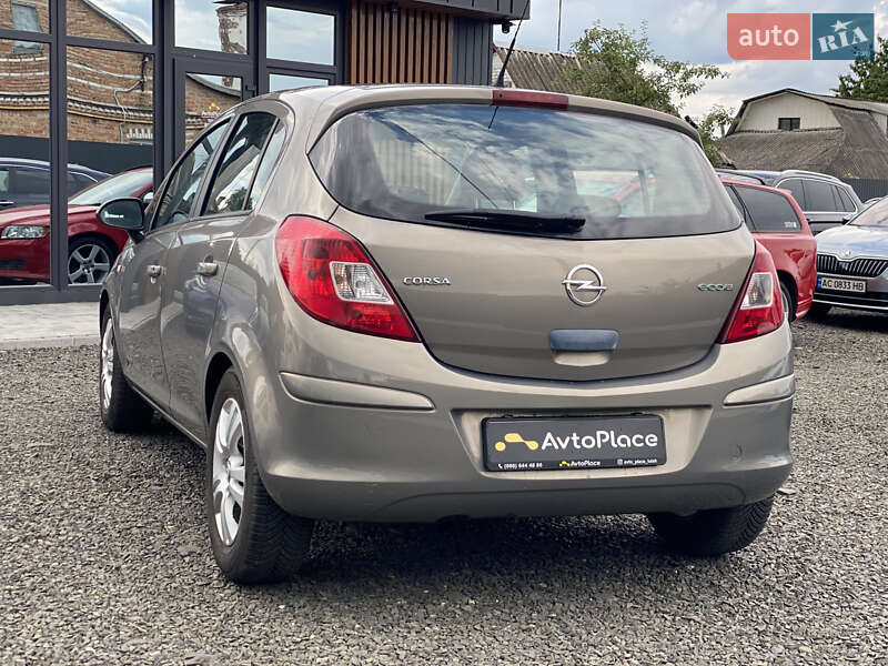 Хэтчбек Opel Corsa 2011 в Луцке