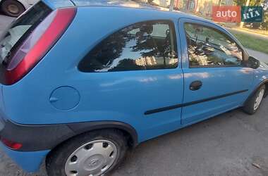 Хэтчбек Opel Corsa 2001 в 