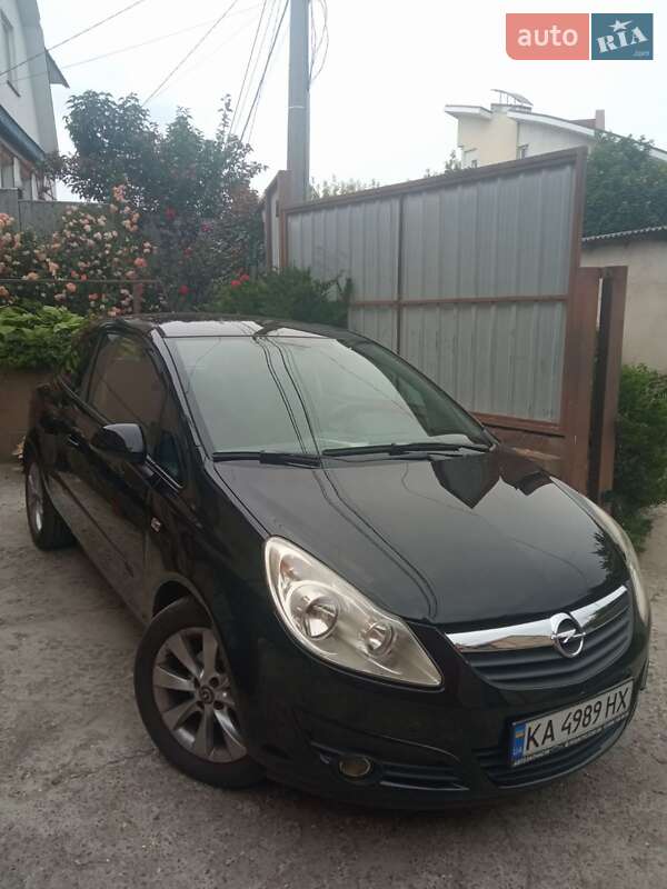 Хэтчбек Opel Corsa 2007 в Киеве