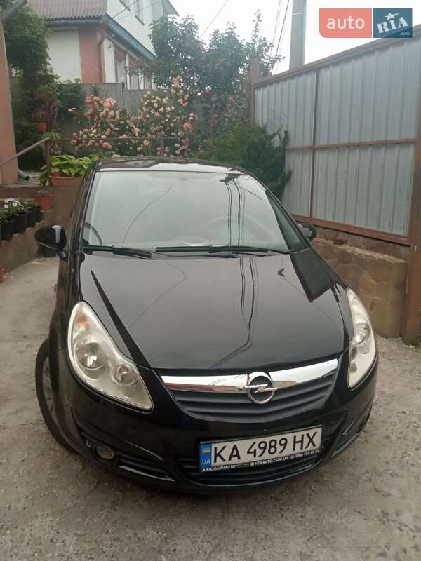 Хэтчбек Opel Corsa 2007 в Киеве