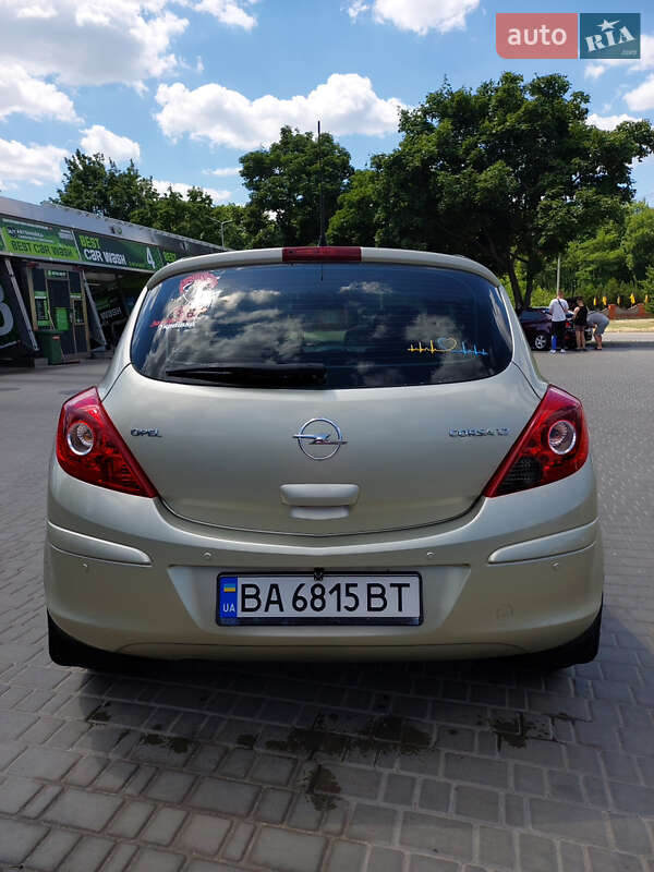 Хэтчбек Opel Corsa 2008 в Кропивницком