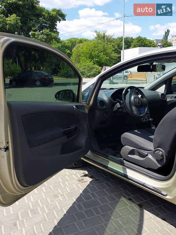 Хэтчбек Opel Corsa 2008 в Кропивницком