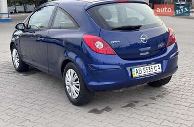 Хэтчбек Opel Corsa 2009 в 