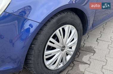 Хэтчбек Opel Corsa 2009 в 