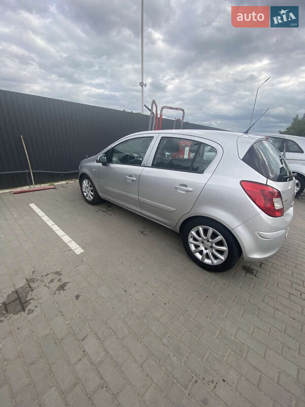 Хетчбек Opel Corsa 2007 в Черкасах