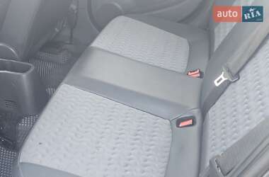 Хэтчбек Opel Corsa 2011 в 
