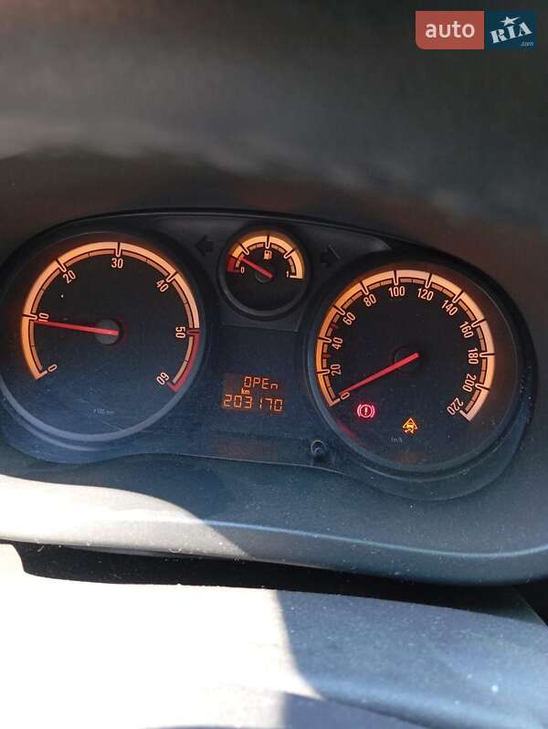 Хэтчбек Opel Corsa 2011 в Заставной
