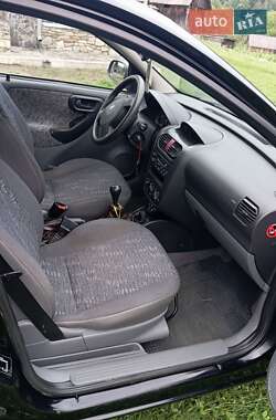 Хэтчбек Opel Corsa 2001 в 
