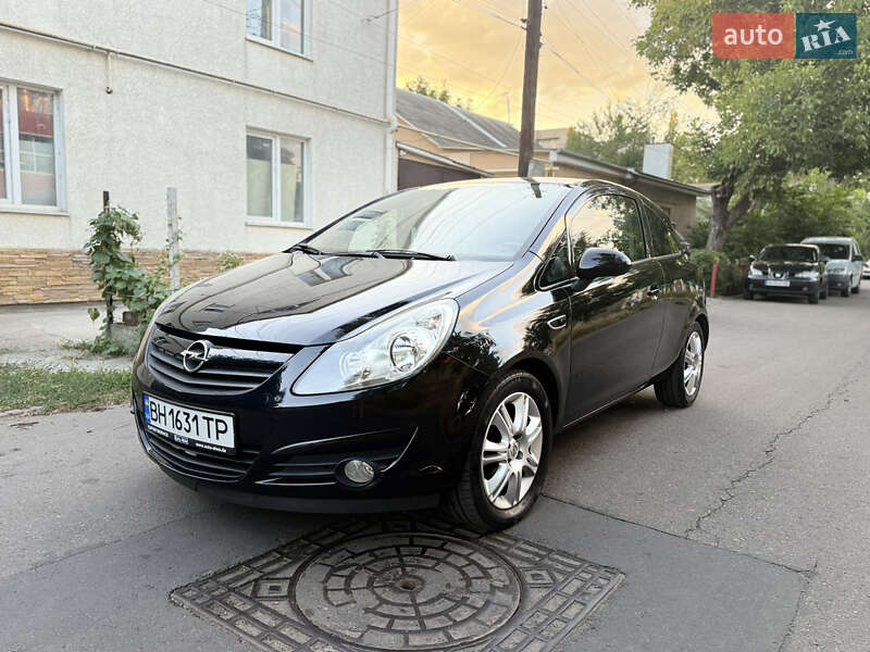 Хэтчбек Opel Corsa 2010 в Одессе