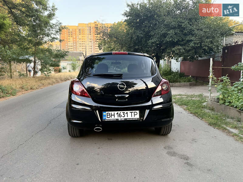 Хэтчбек Opel Corsa 2010 в Одессе