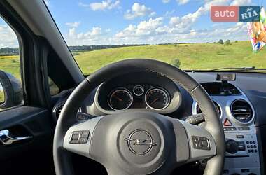 Хэтчбек Opel Corsa 2012 в 