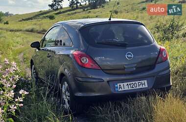 Хэтчбек Opel Corsa 2012 в 