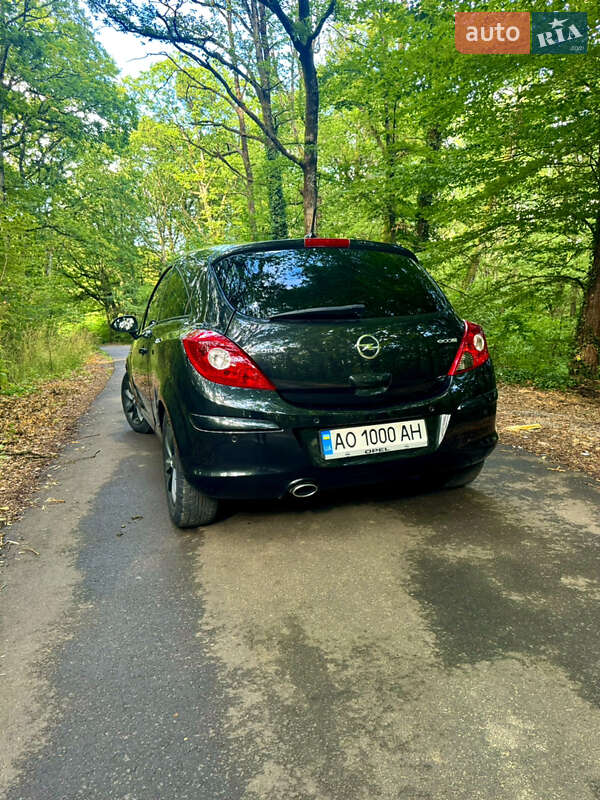 Хэтчбек Opel Corsa 2014 в Мукачево