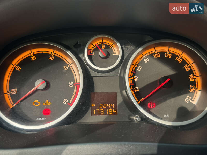 Хэтчбек Opel Corsa 2014 в Мукачево