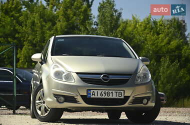 Хетчбек Opel Corsa 2008 в 