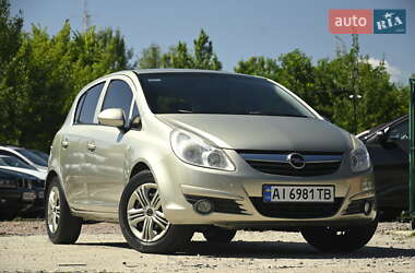 Хетчбек Opel Corsa 2008 в 