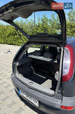 Хэтчбек Opel Corsa 2001 в 